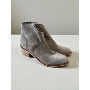 CREVO Gray Suede Ankle Pull On Boots Size 7